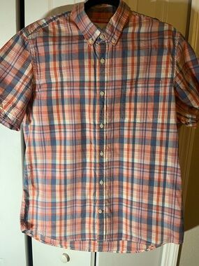 GAP men’s short sleeved slim fit button down shirt size Large